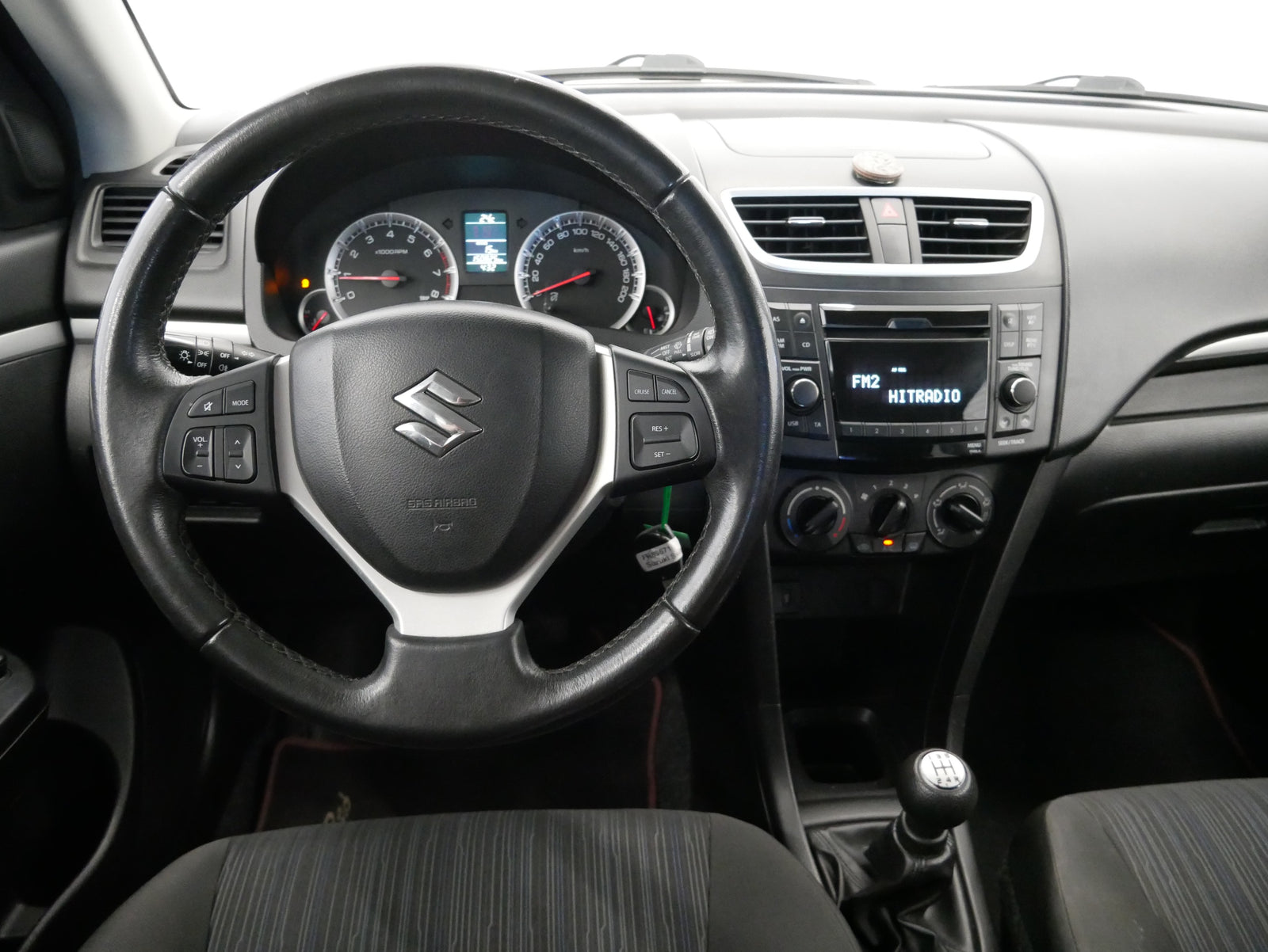 Suzuki Swift 1.2 i 66 kW Comfort – foto 17