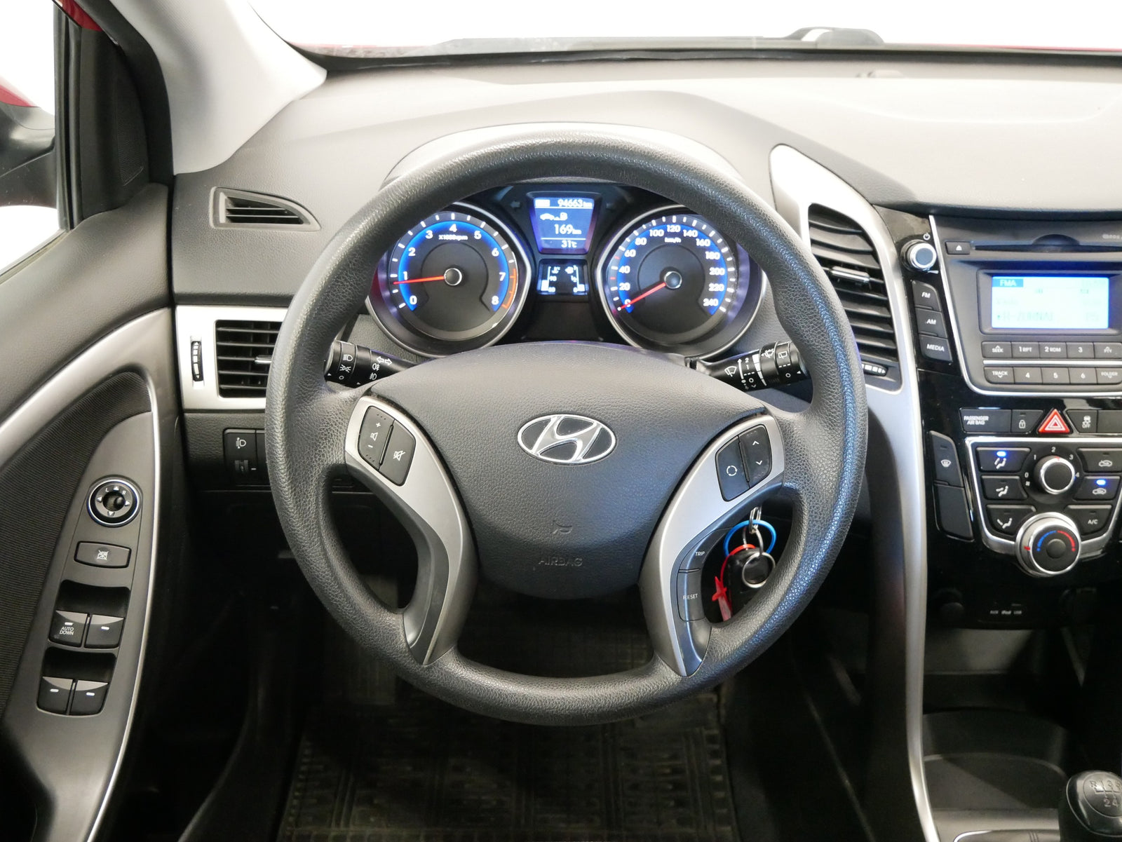 Hyundai i30 1,4 CVVT 73kW TRIKOLOR PLUS – foto 17