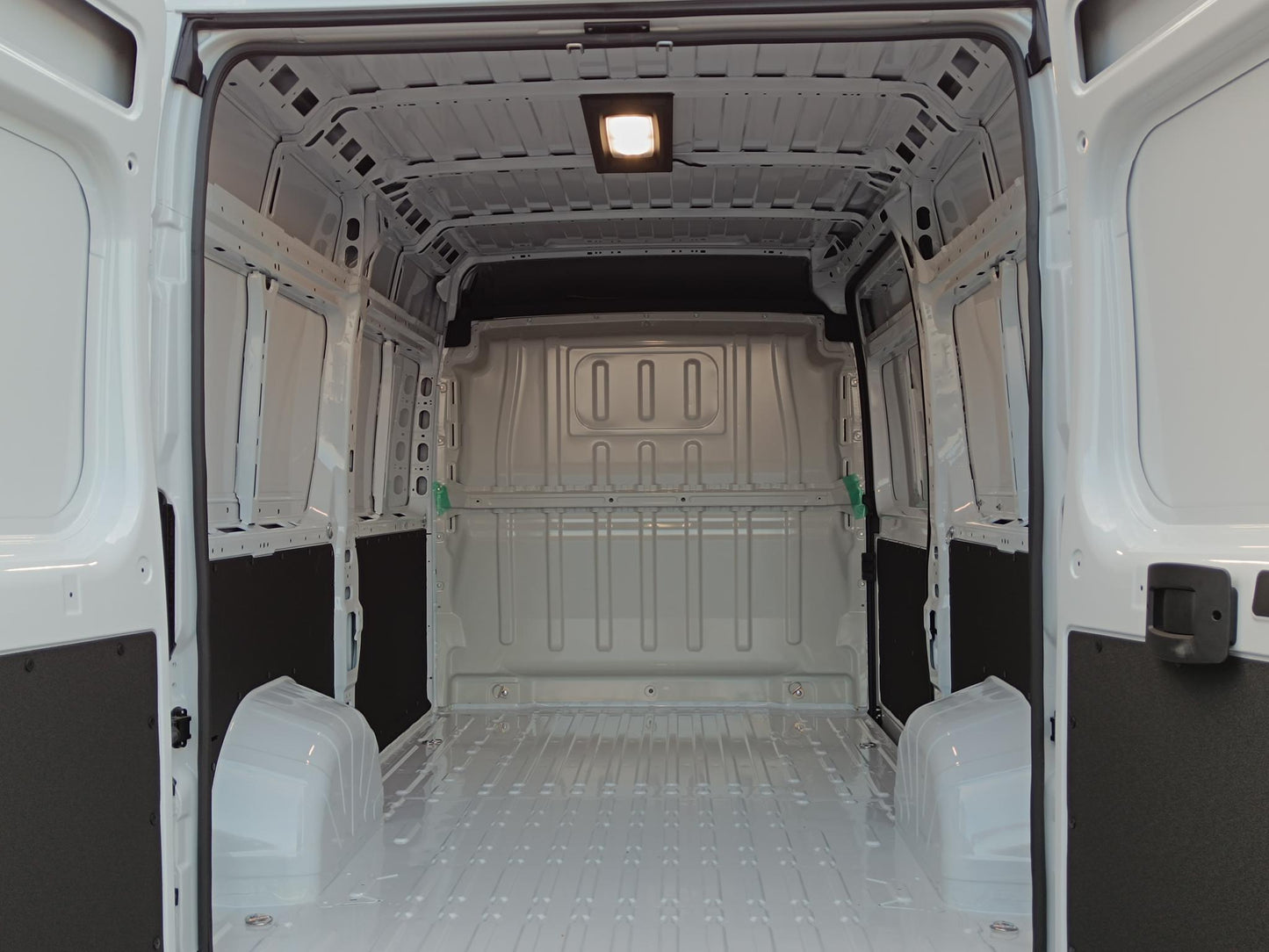 Fiat Ducato 2,2 MTJ 140k L2H2 6M 33 Light Professional