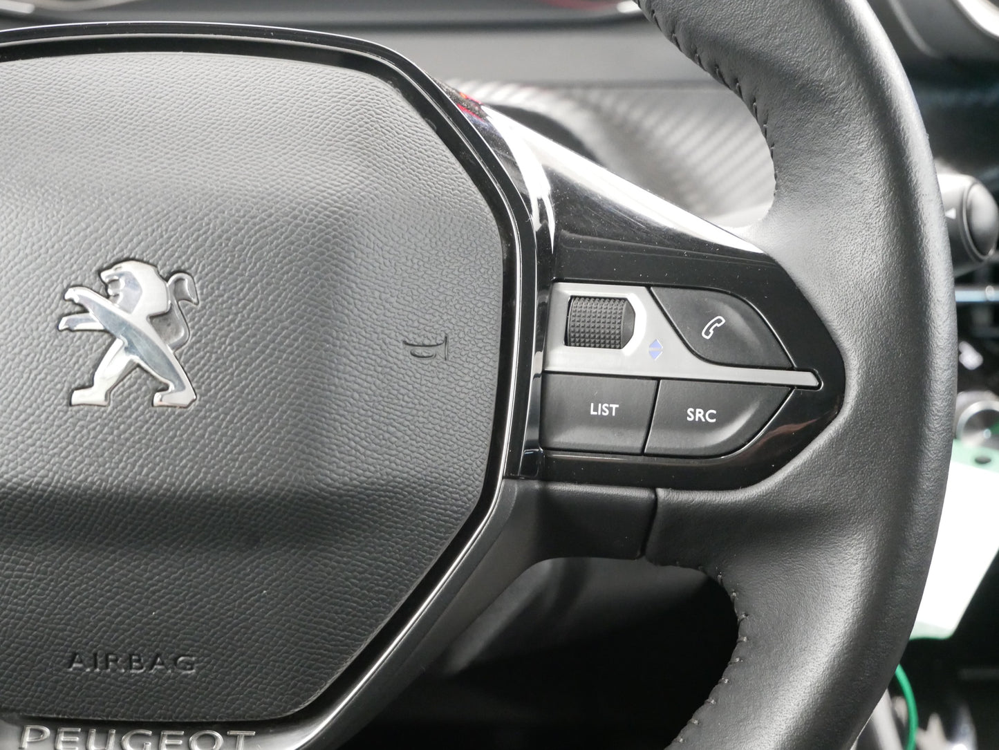 Peugeot 2008 1.2 PureTech 74 kW Active Pack