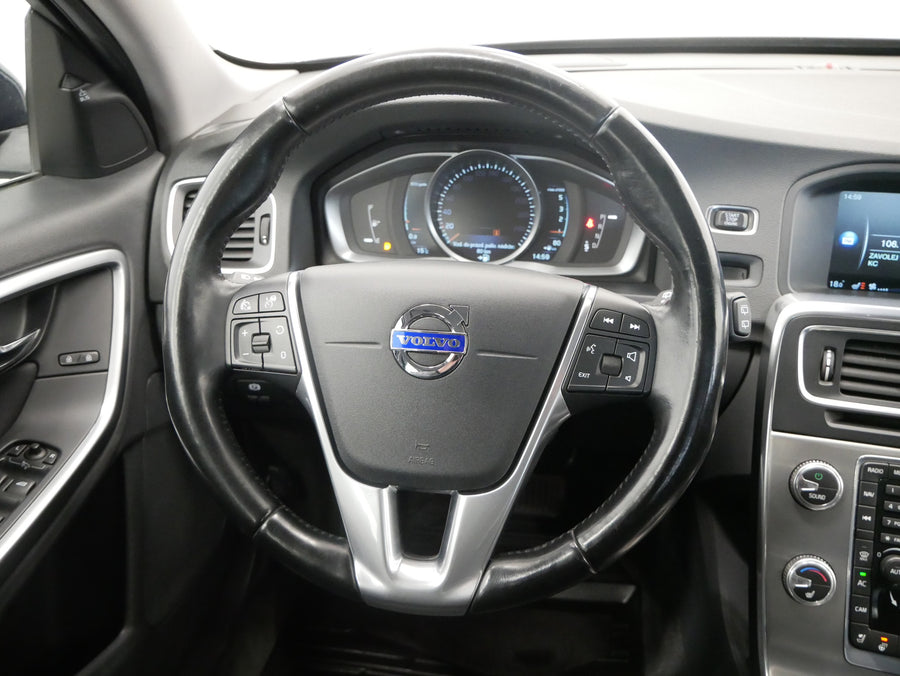 Volvo V60 D4 133kW Momentum – foto 17