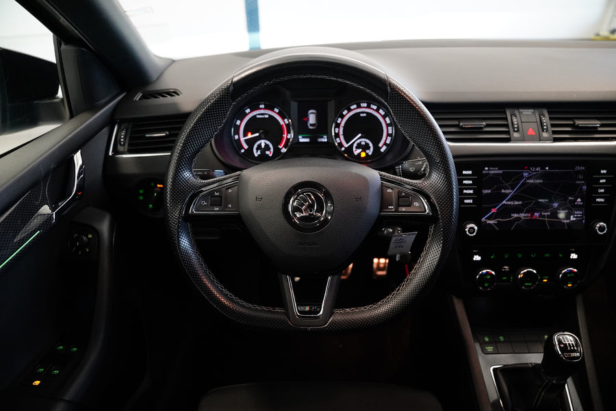 Škoda Octavia 2.0 TSI 180 kW RS – foto 17