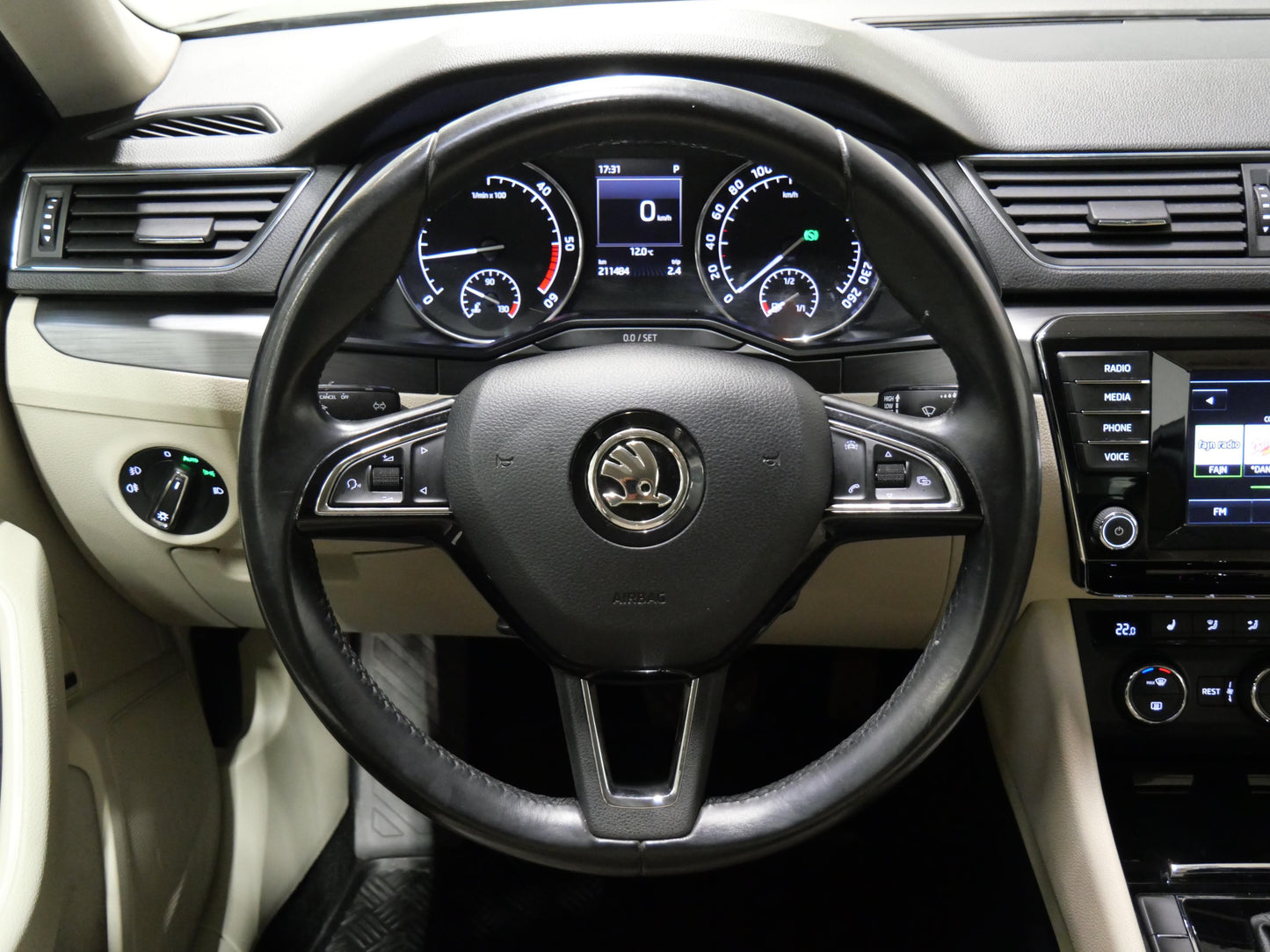 Škoda Superb 2.0 TDI 140 kW DSG Style Plus