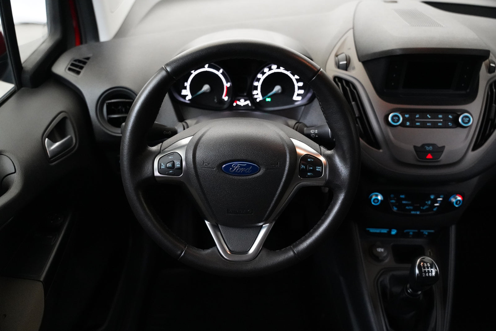 Ford Tourneo Courier 1.5 TDCi 74 kW Trend – foto 17