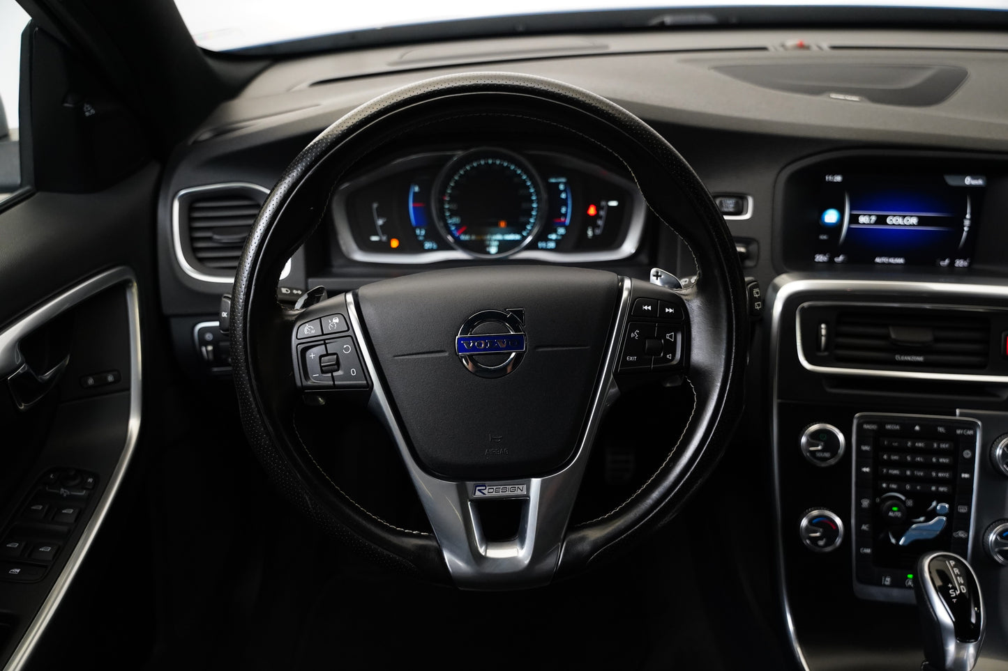 Volvo V60 2.0 T6 AWD 225 kW R-Desing