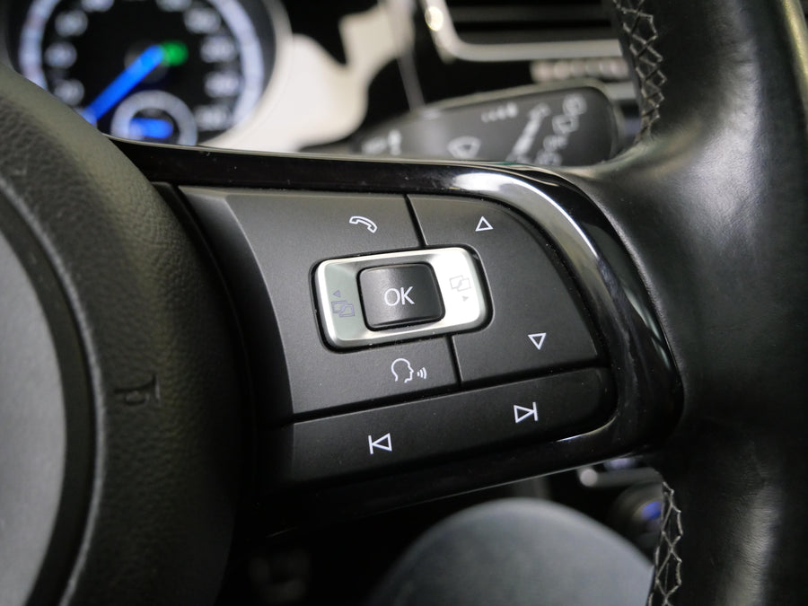 Volkswagen Golf 2.0 TSI 221 kW 4Motion "R" – foto 16