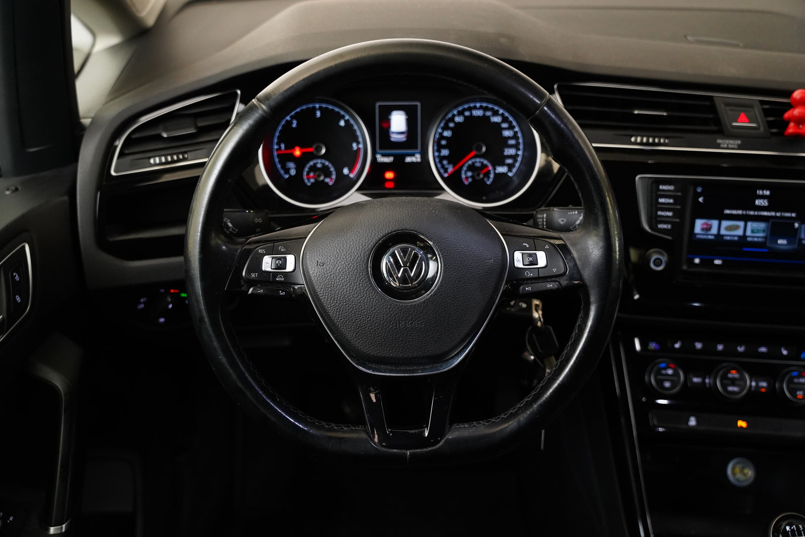 Volkswagen Touran 2.0 TDI 110 kW – foto 17