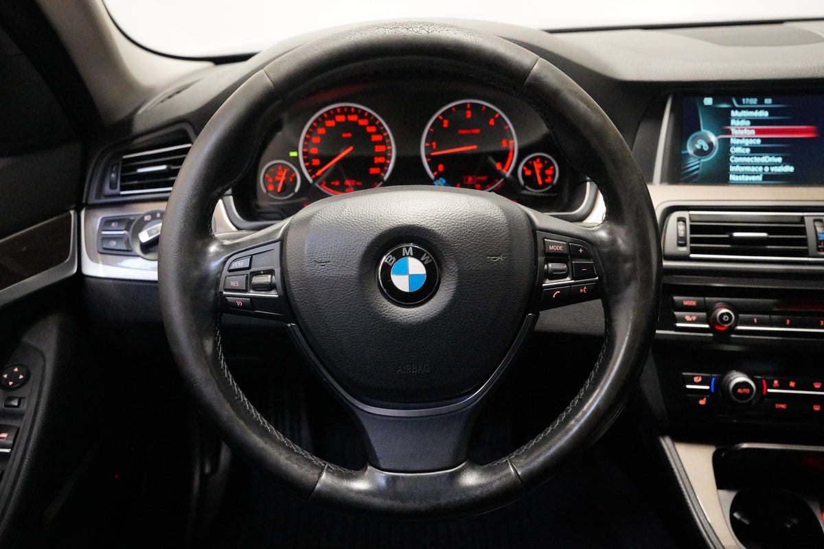BMW Řada 5 530d 190 kW xDrive – foto 17
