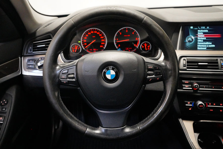 BMW Řada 5 530d 190 kW xDrive – foto 17