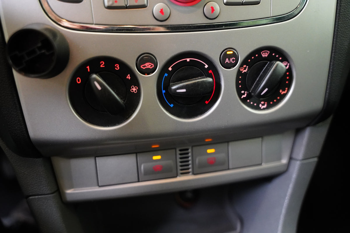 Ford Focus 1.6 16V 74 kW – foto 17