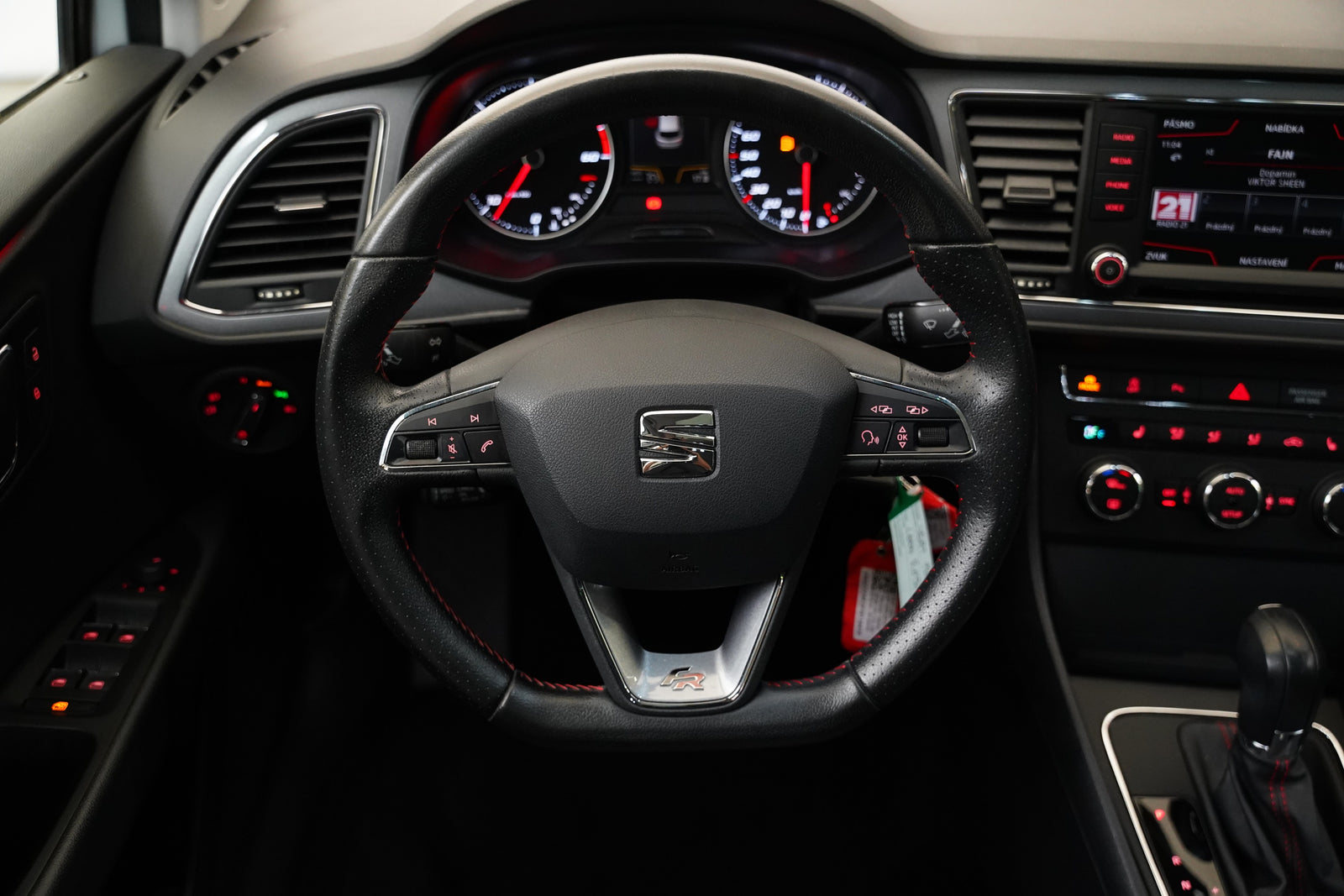 Seat Leon 2.0 TDI 135 kW DSG FR – foto 17