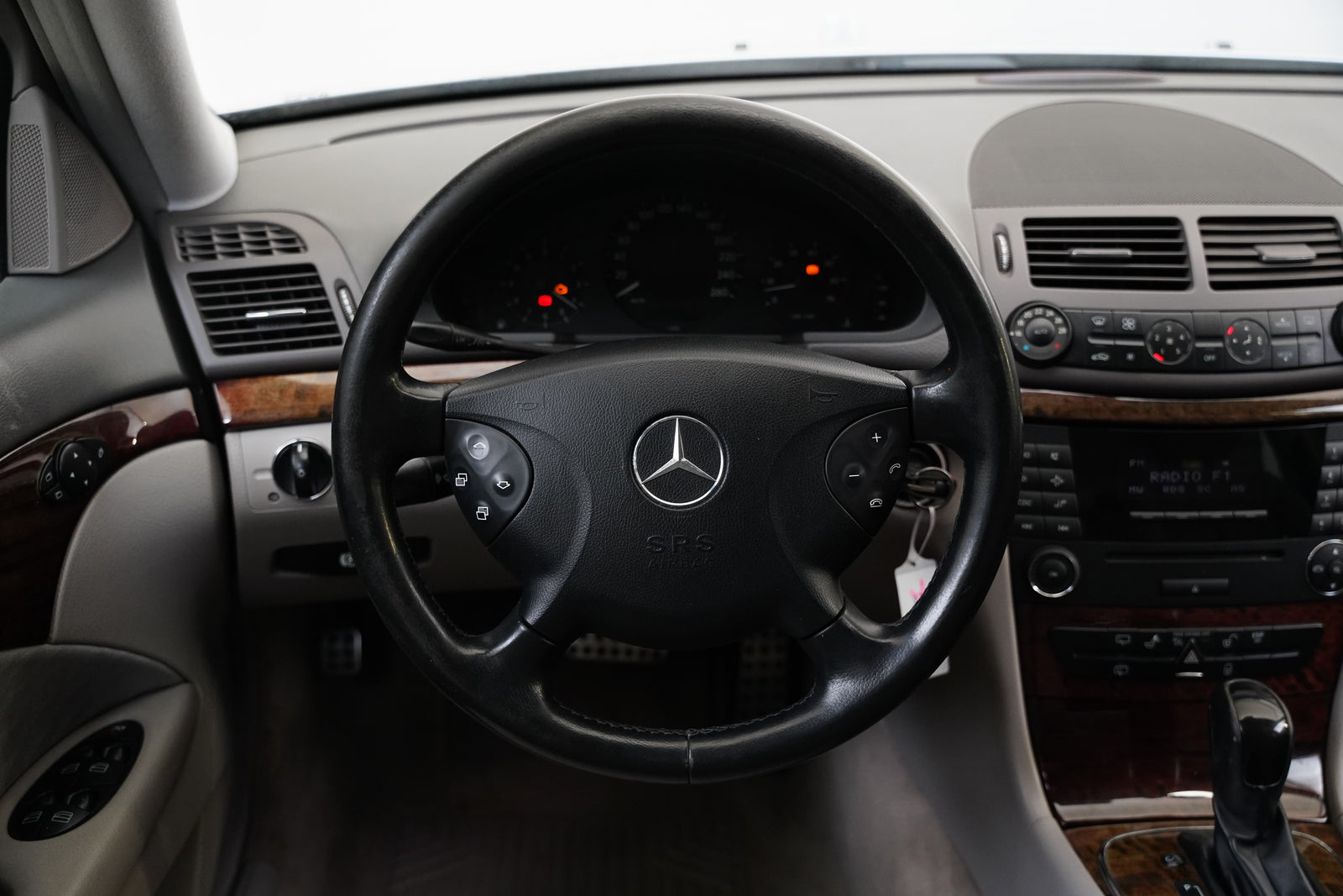 Mercedes-Benz Třídy E E350 T 200 kW – foto 17