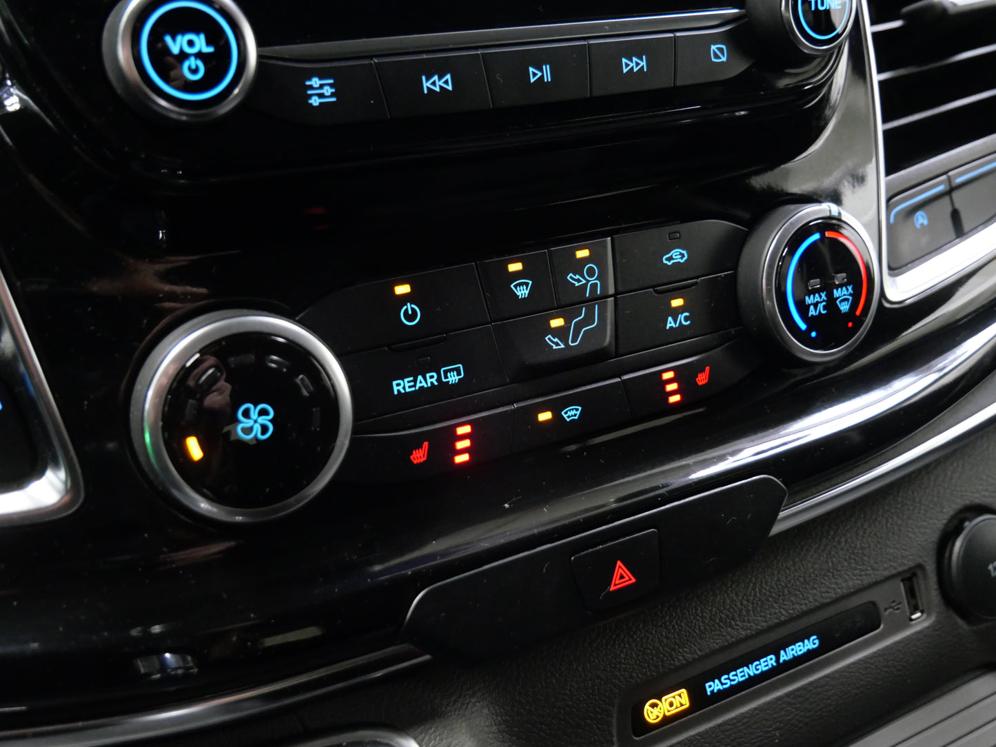 Ford Tourneo Custom 2.0 EcoBlue 110 kW Titanium L2