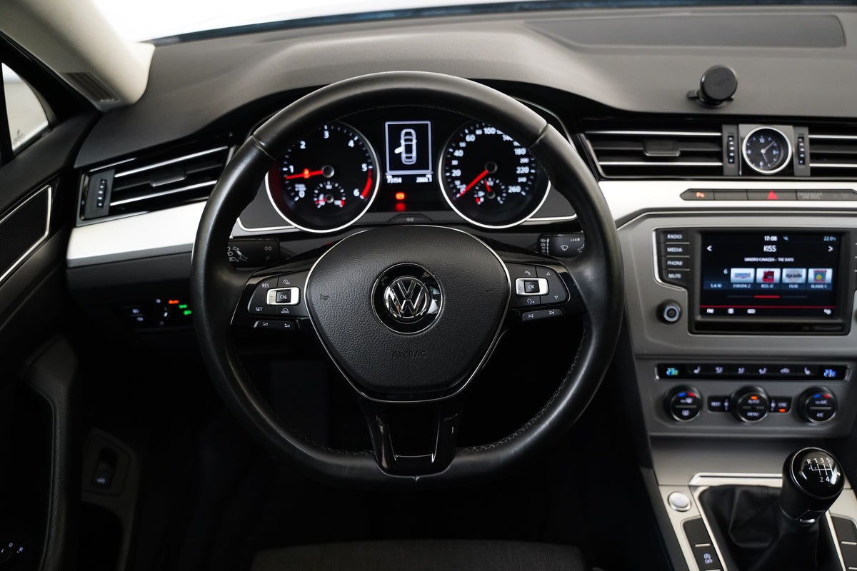 Volkswagen Passat 2.0 TDI 110 kW – foto 17
