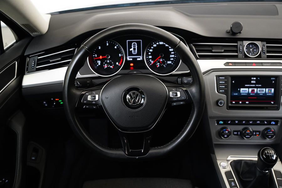 Volkswagen Passat 2.0 TDI 110 kW – foto 17