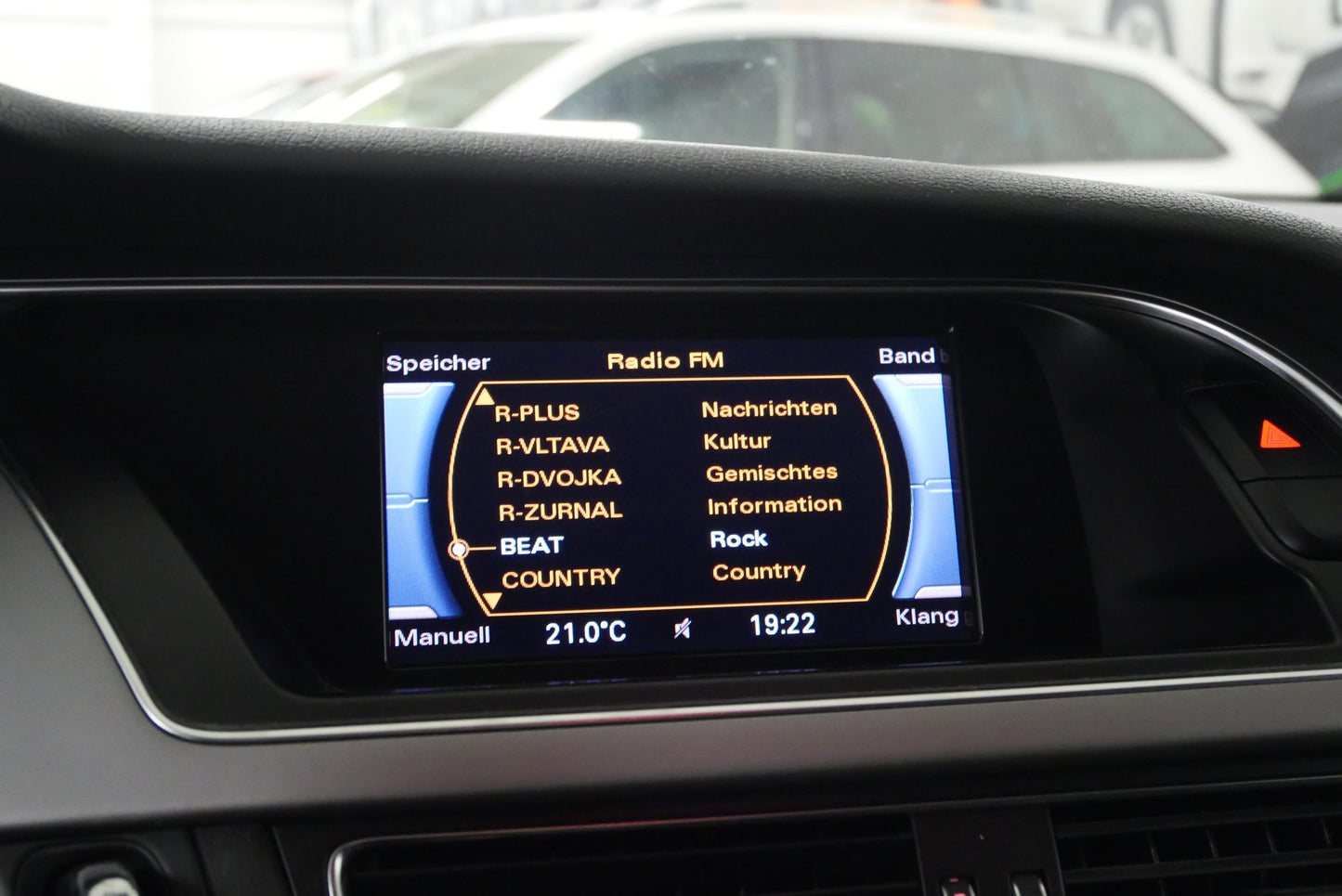 Audi A4 2.0 TDI 130 kW Attraction