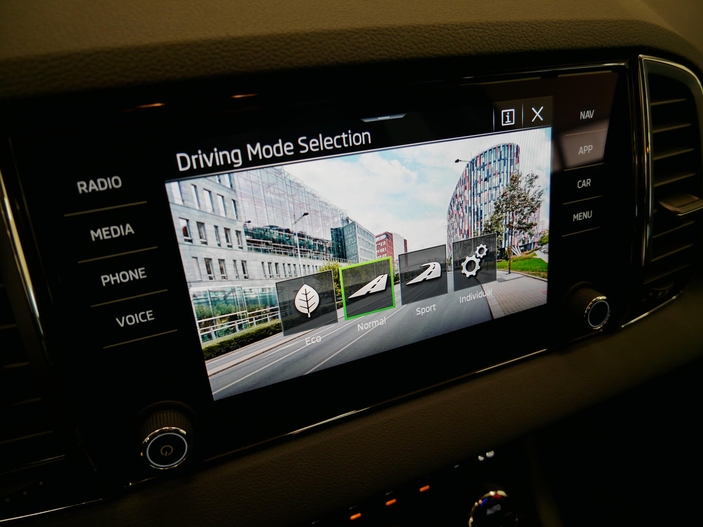 ŠKODA Karoq 1.5 TSI 110 kW TOP Selection