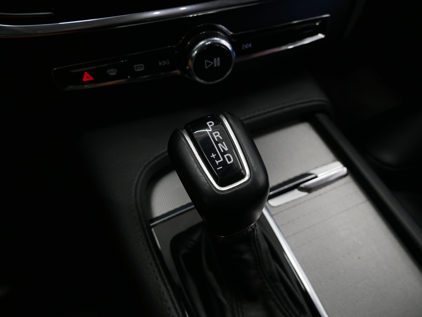 Volvo V90 D4 140kW AUT AWD Cross Country
