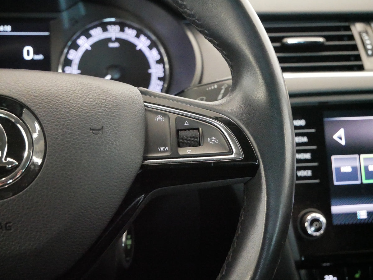 Škoda Octavia 1,6 TDi 85kW Ambition – foto 17
