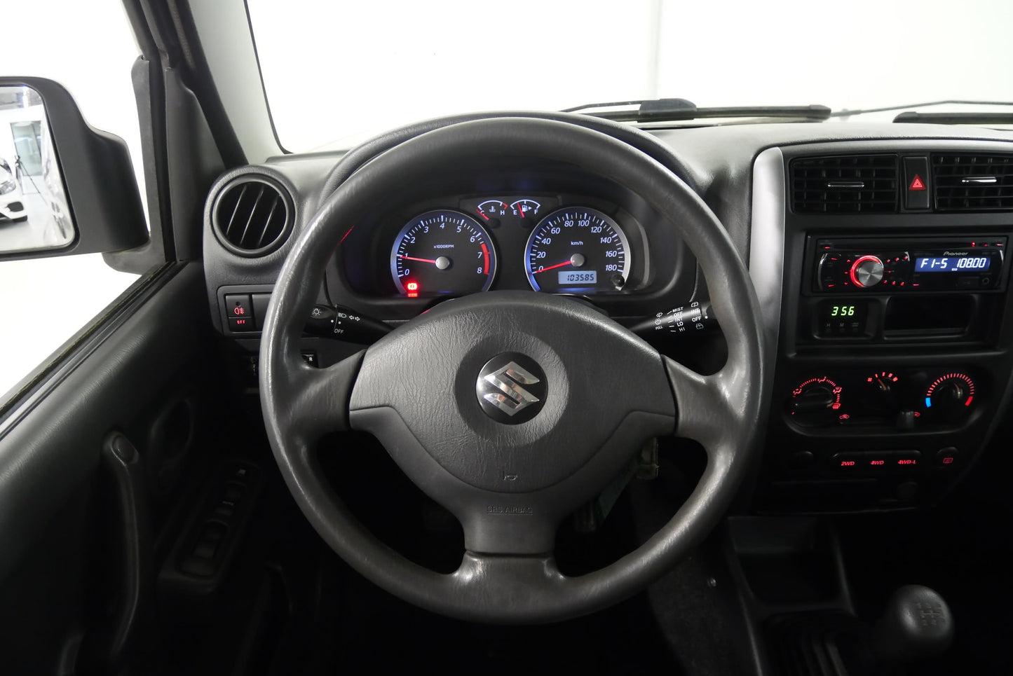 Suzuki Jimny 1.3i 62 kW 4x4