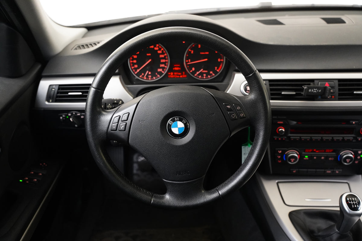 BMW Řada 3 318i 105 kW – foto 17