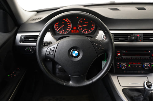 BMW Řada 3 318i 105 kW – foto 17