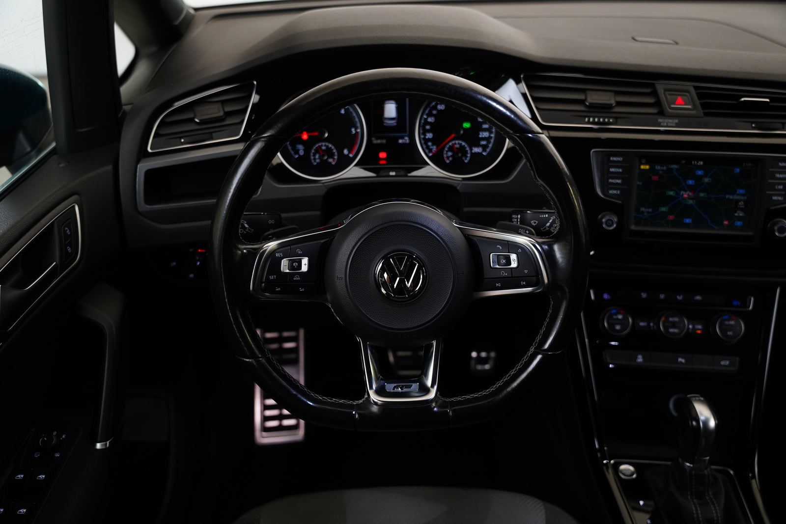 Volkswagen Touran 1.6 TDI 85 kW R-Line – foto 17