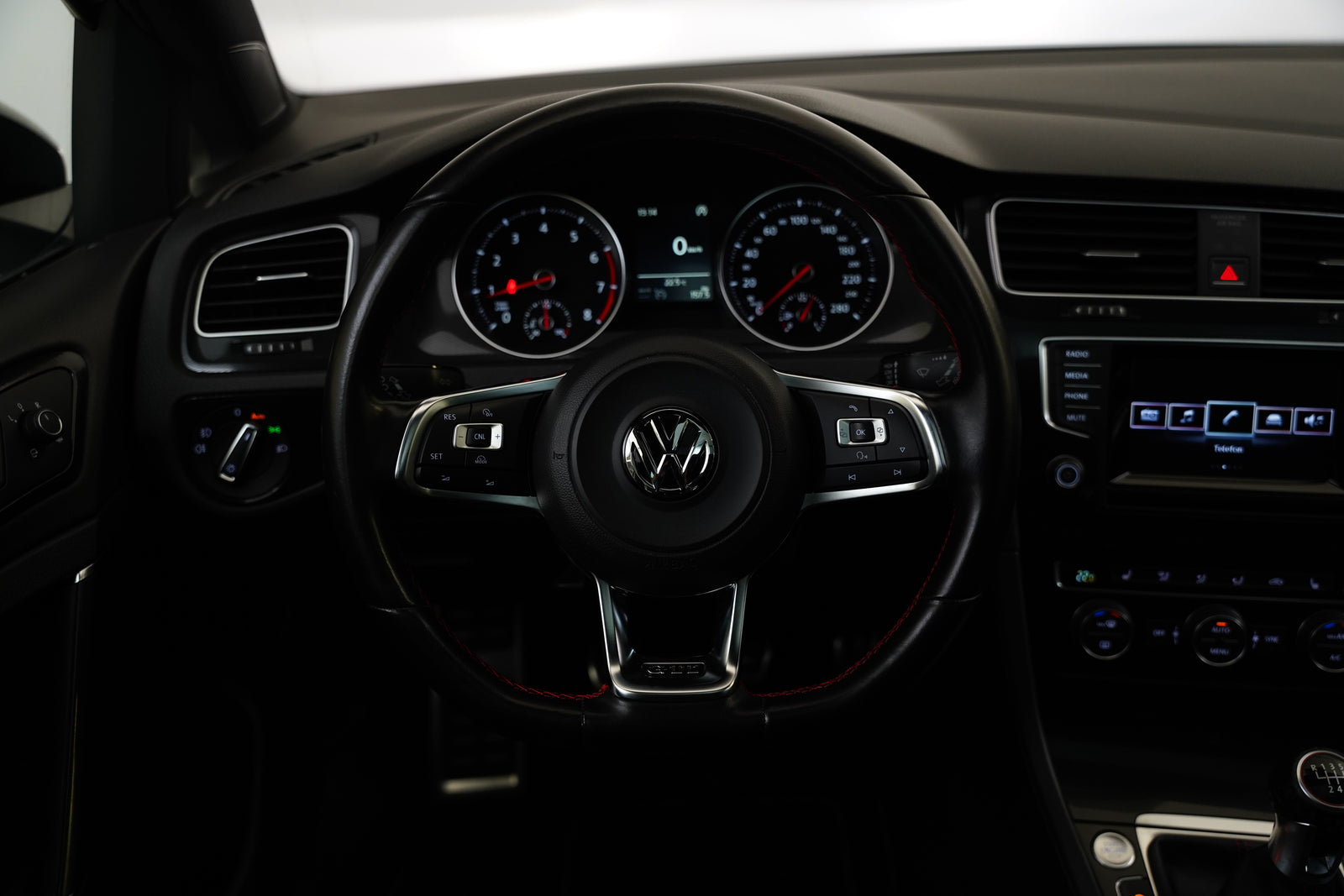 Volkswagen Golf 2.0 TSI 169 kW GTI – foto 17