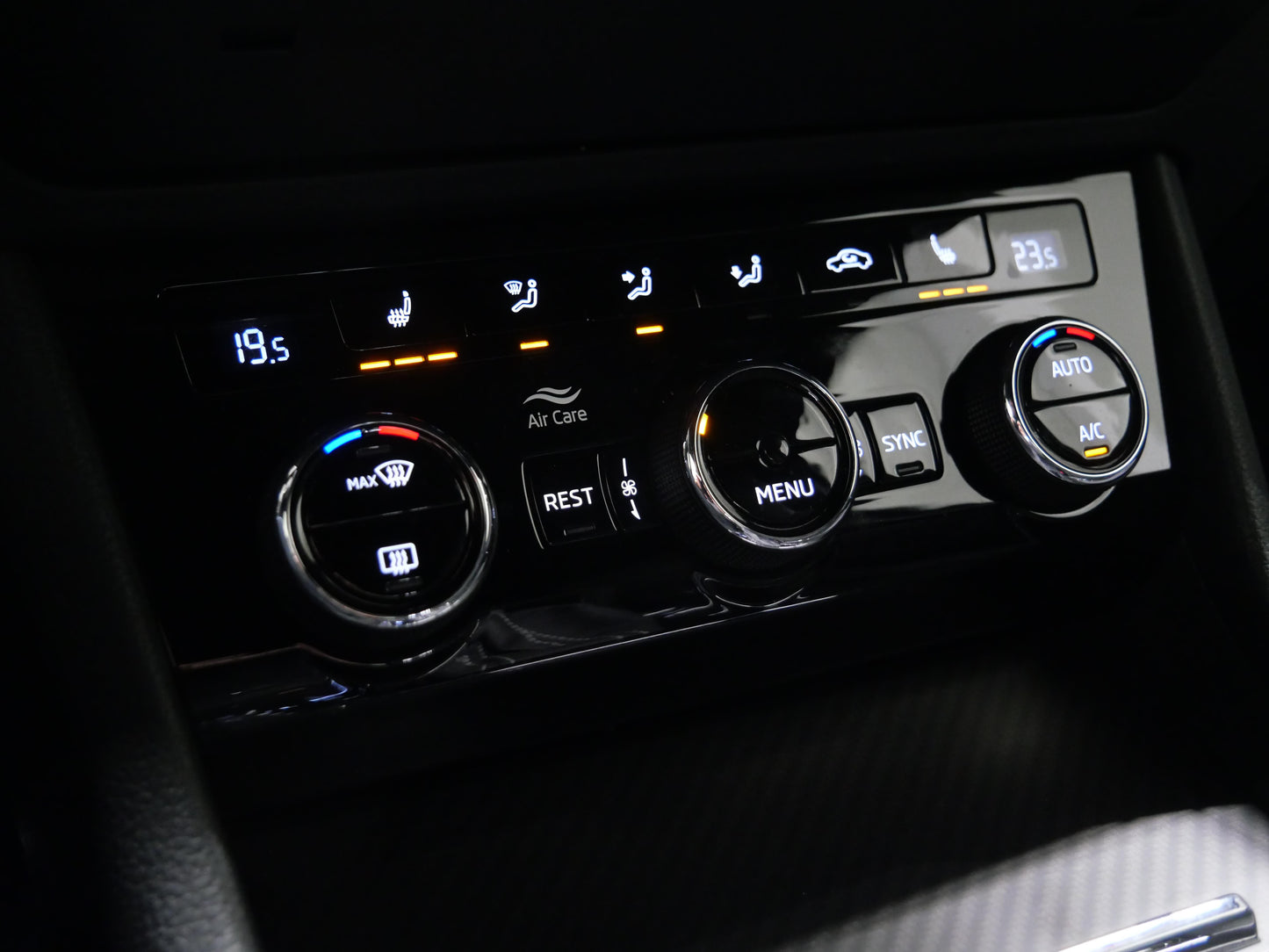 ŠKODA Superb 2.0 TDI 110 kW DSG Sportline