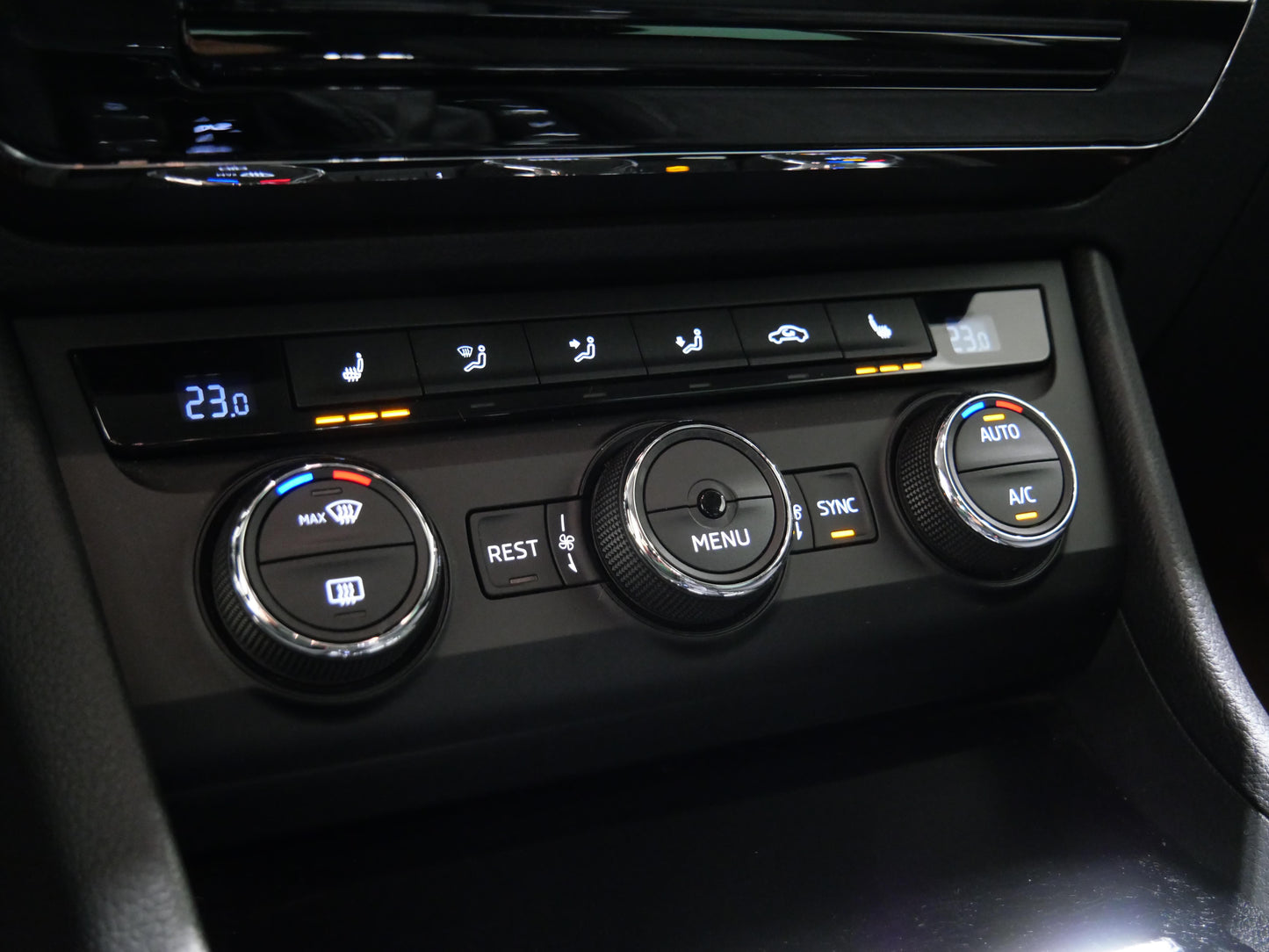 Škoda Superb 2.0 TDI 110 kW Ambition