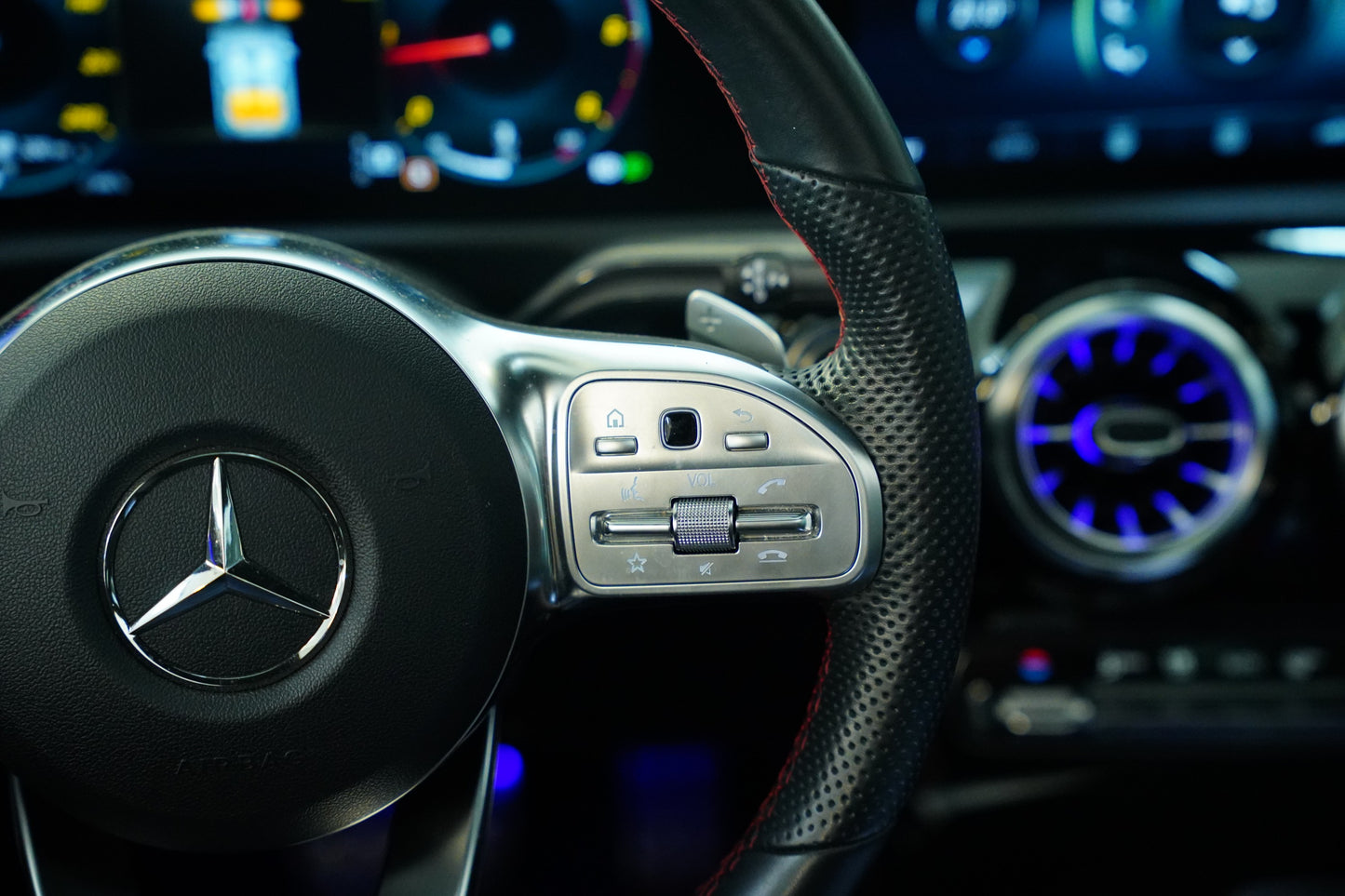 Mercedes-Benz CLA 200d AMG-LINE 110 kw