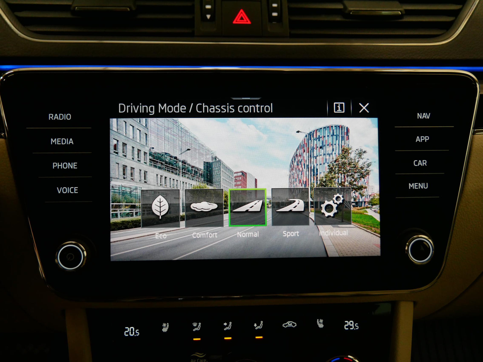 Škoda Superb 2.0 TDI 147 kW L&K – foto 17