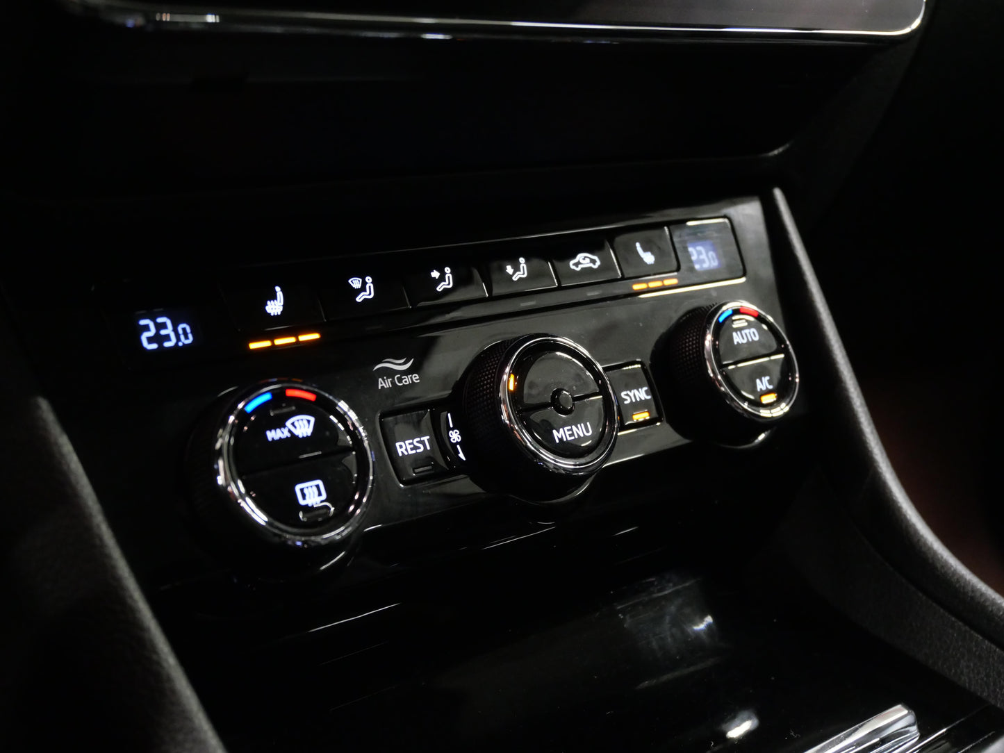 Škoda Superb 2.0 TDI 140 kW Style