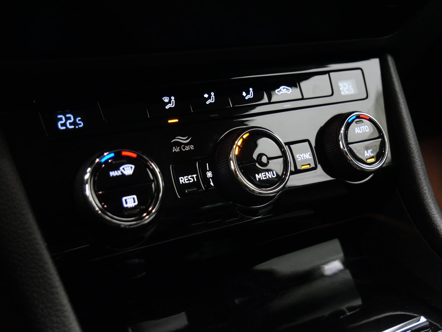 Škoda Superb 2.0 TDI 140 kW Ambition
