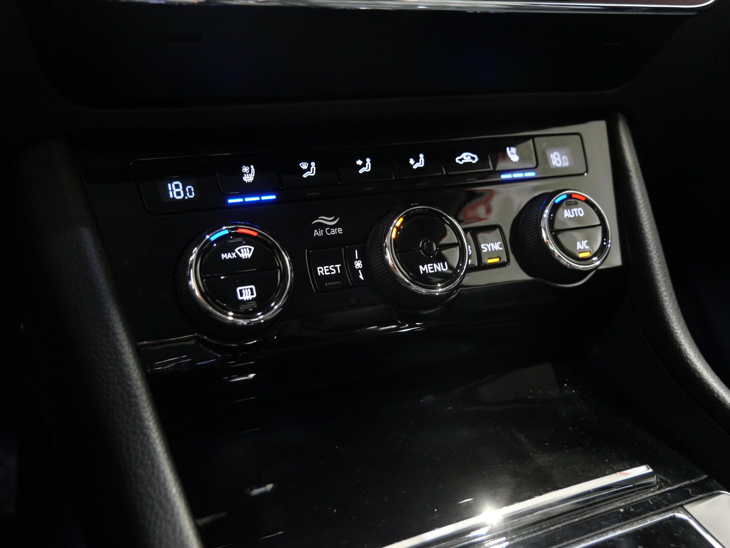 Škoda Superb 2.0 TDI 110 kW DSG L&K