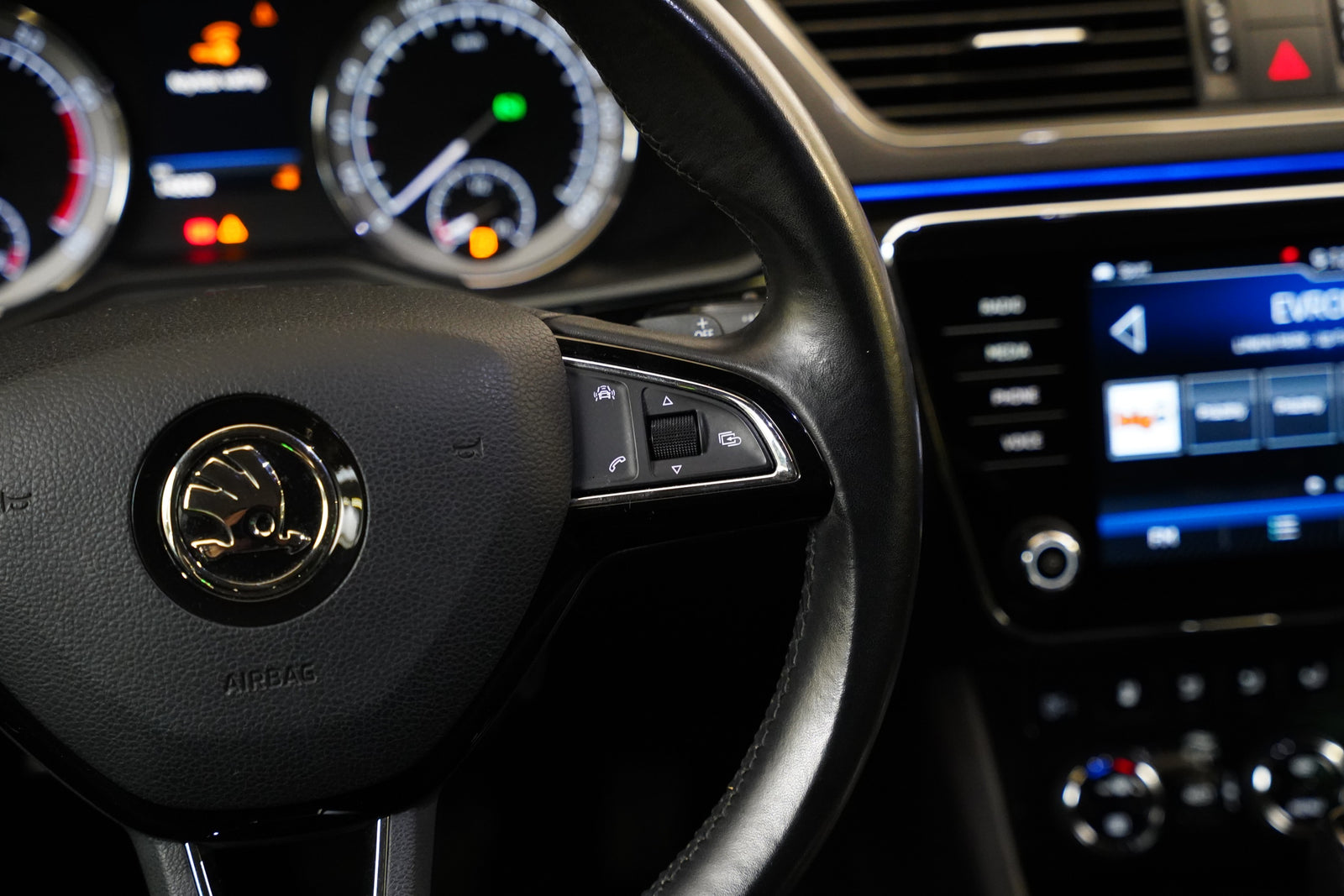 Škoda Superb 2.0 TSI 162 kW Laurin&Klement – foto 17