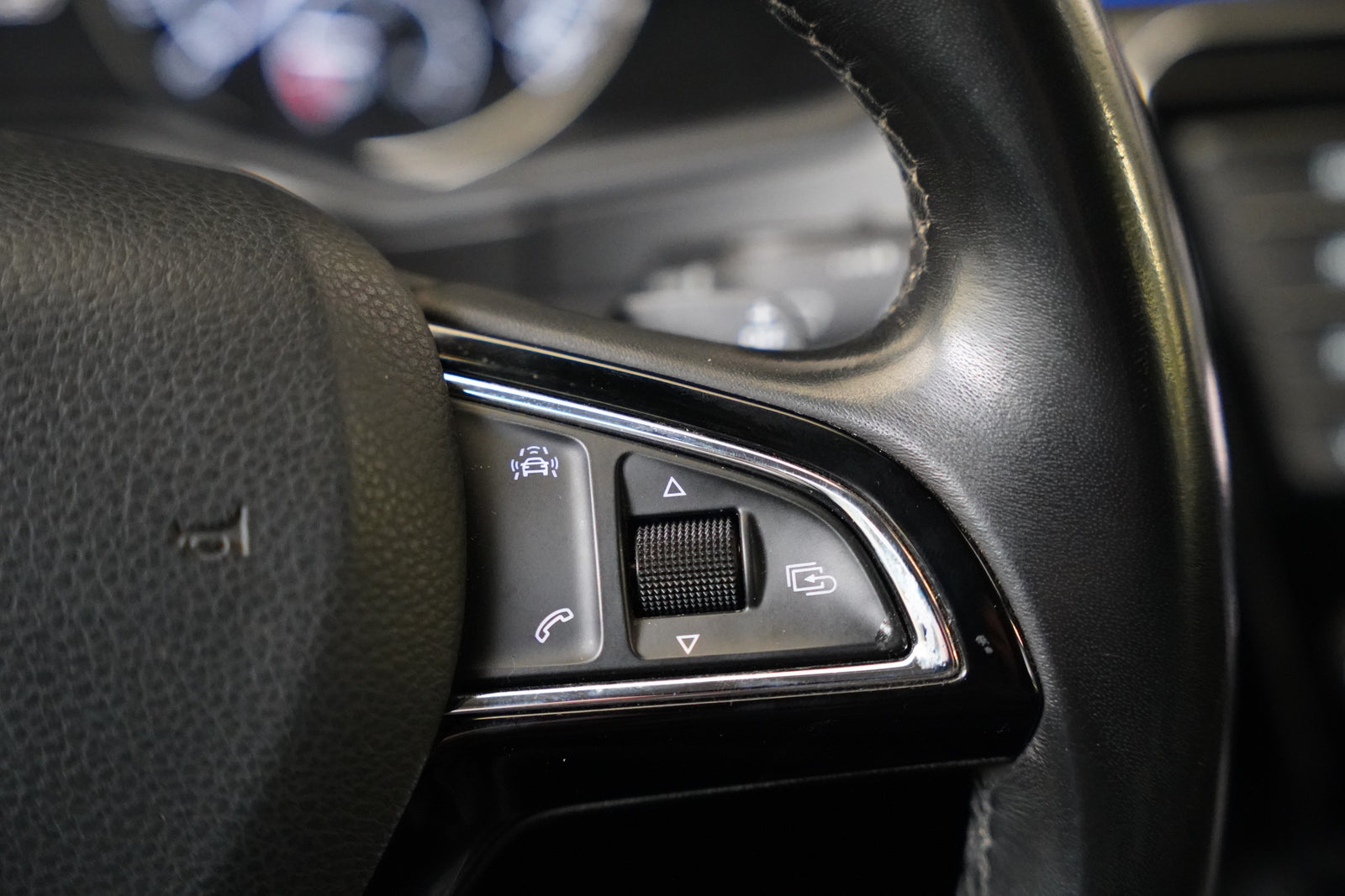 Škoda Superb 2.0 TDI 140 kW DSG Style – foto 18