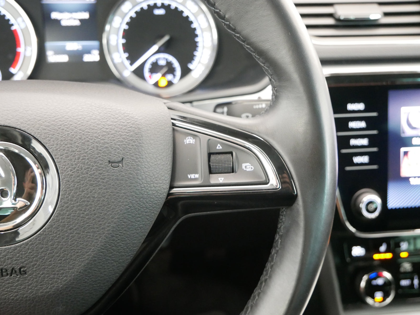 Škoda Superb 1.5 TSI 110kW Ambition Comfort – foto 17