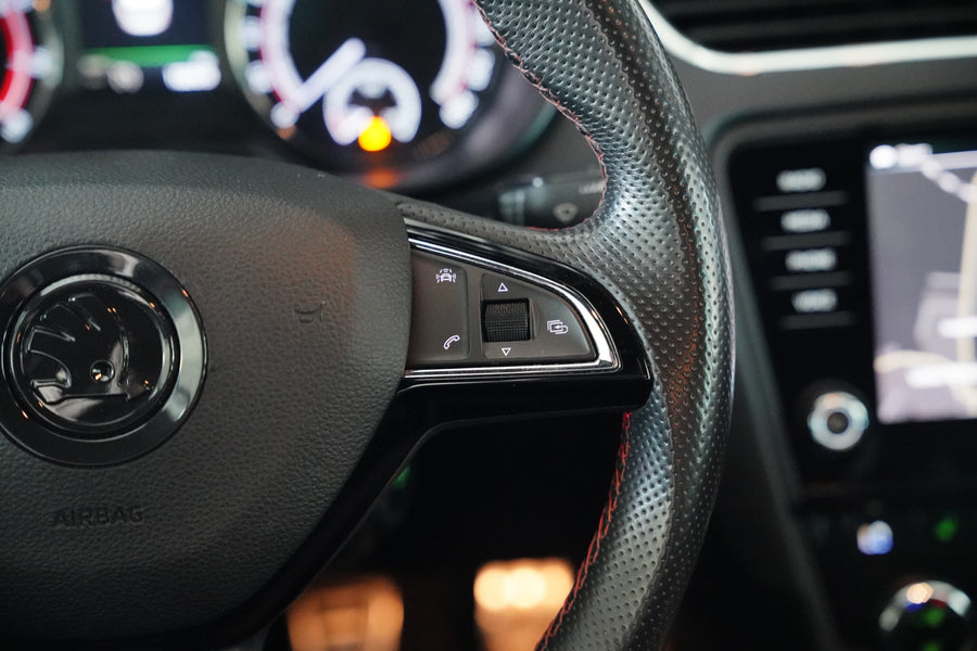 Škoda Octavia 2.0 TSI 180 kW RS – foto 17