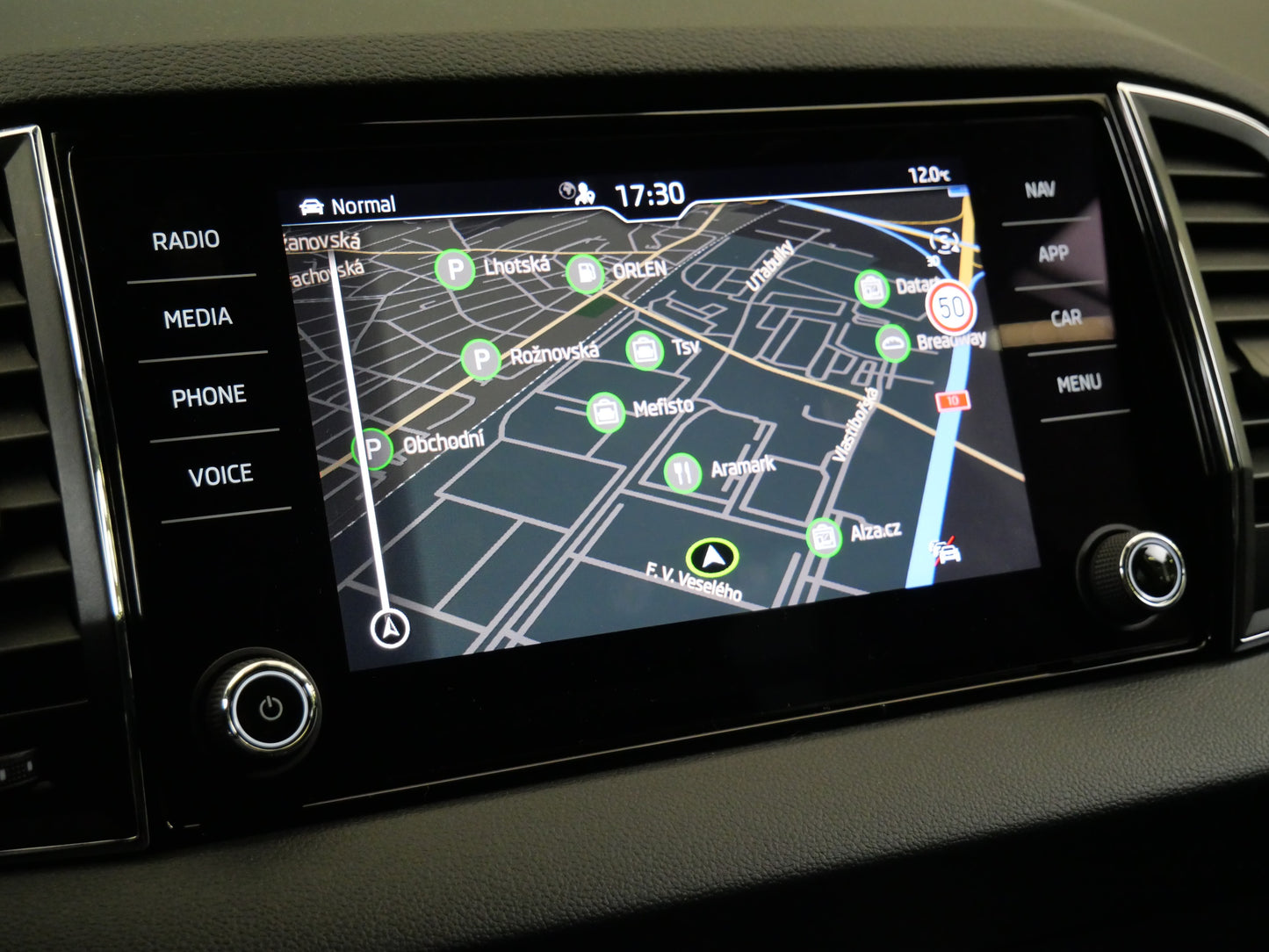 Škoda Karoq 1.5 TSI 110 kW Top Selection