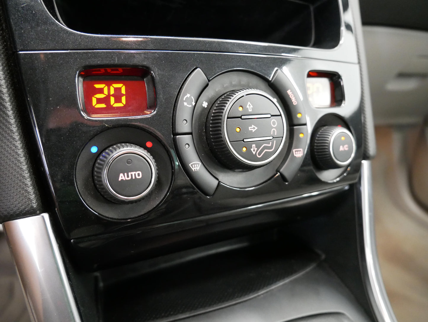 Peugeot 308 CC 2.0 HDI 16V 120 kW Sport