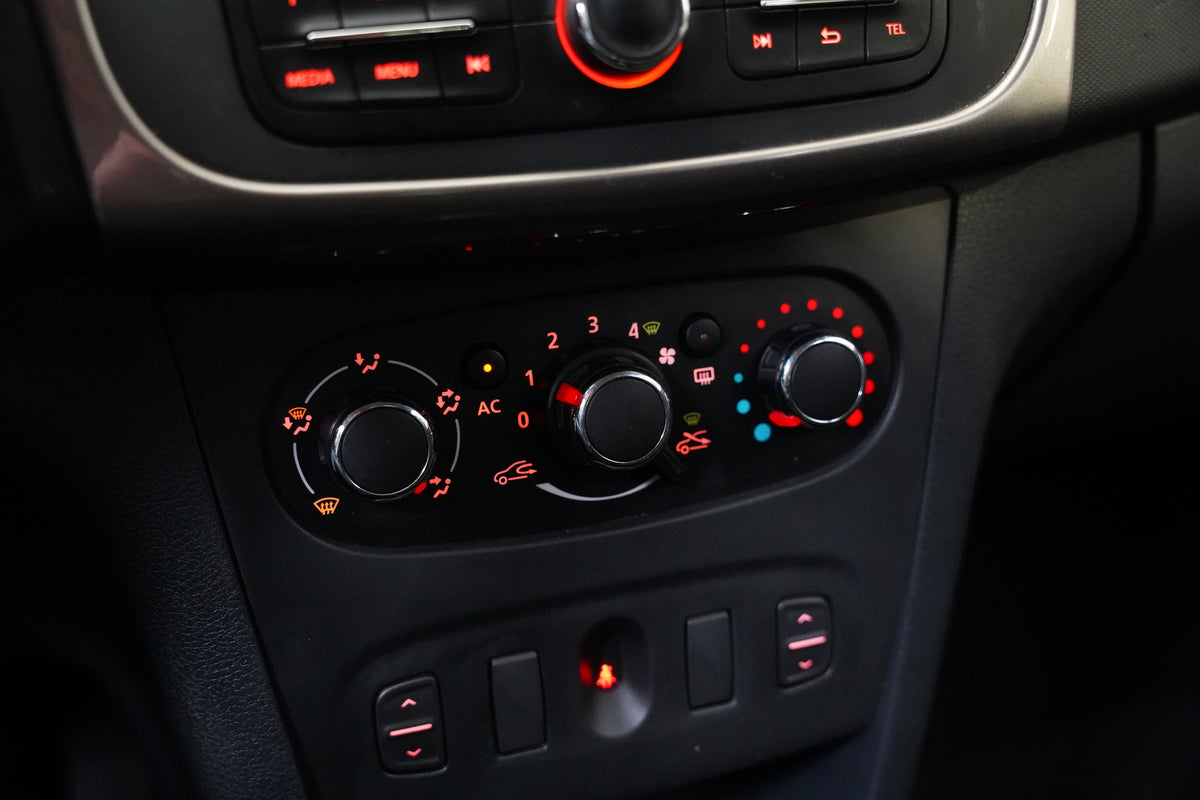 Dacia Sandero 1.2 i 16V 55 kW Laureate – foto 17