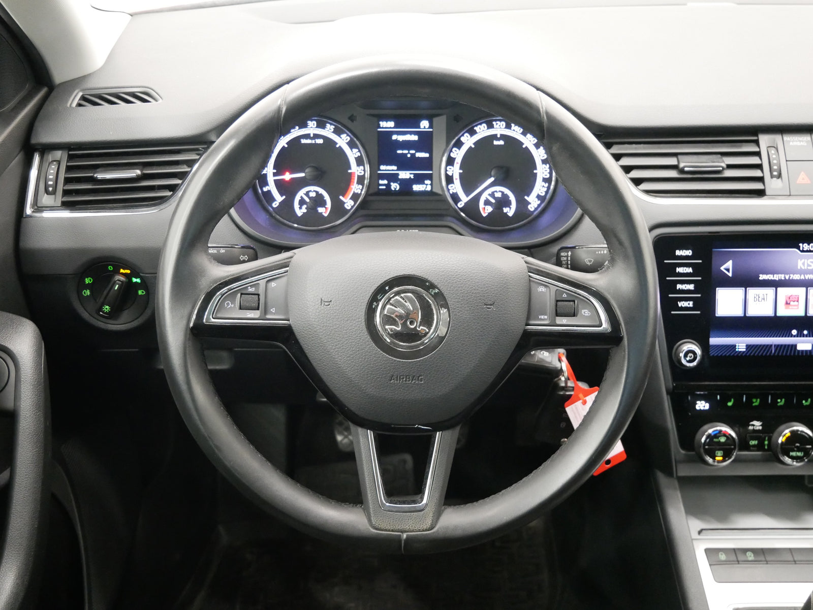 Škoda Octavia 1.6 TDI 85 kW Ambition – foto 18