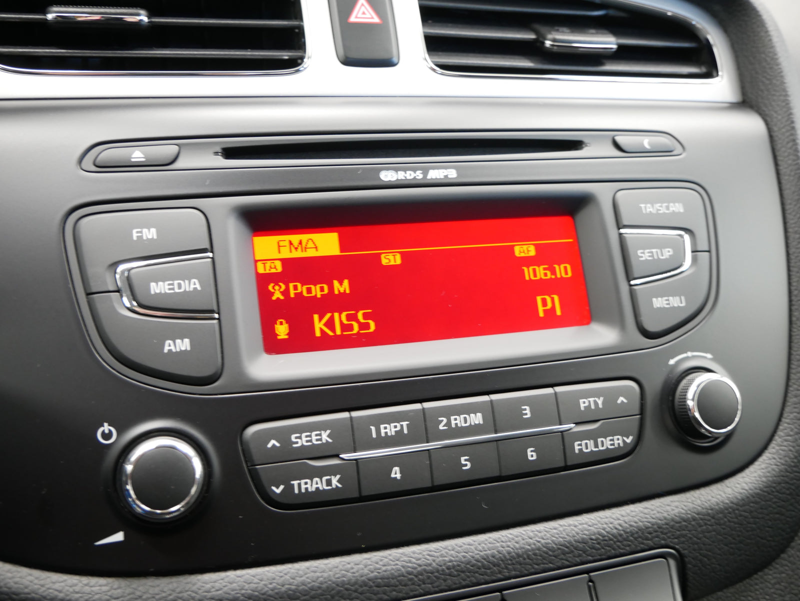 Kia Ceed 1.4i 74 kW Comfort – foto 18