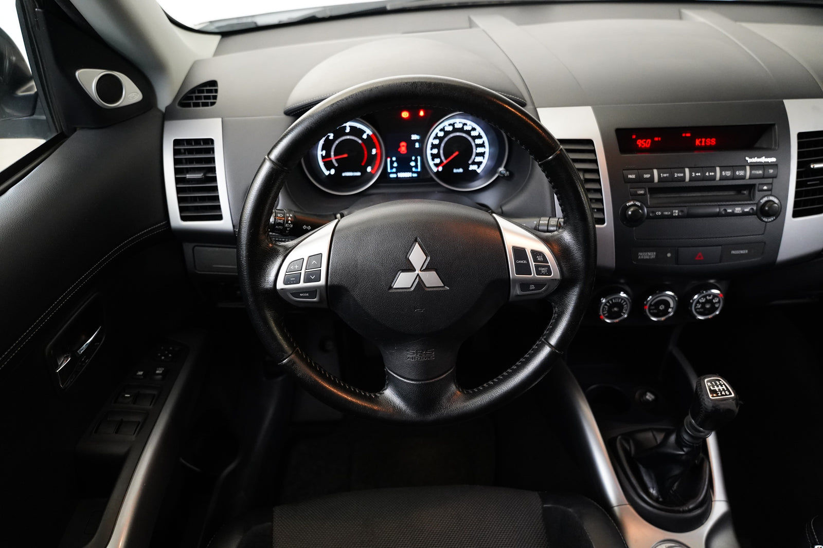 Mitsubishi Outlander 2.2 DI-D 130kW – foto 18