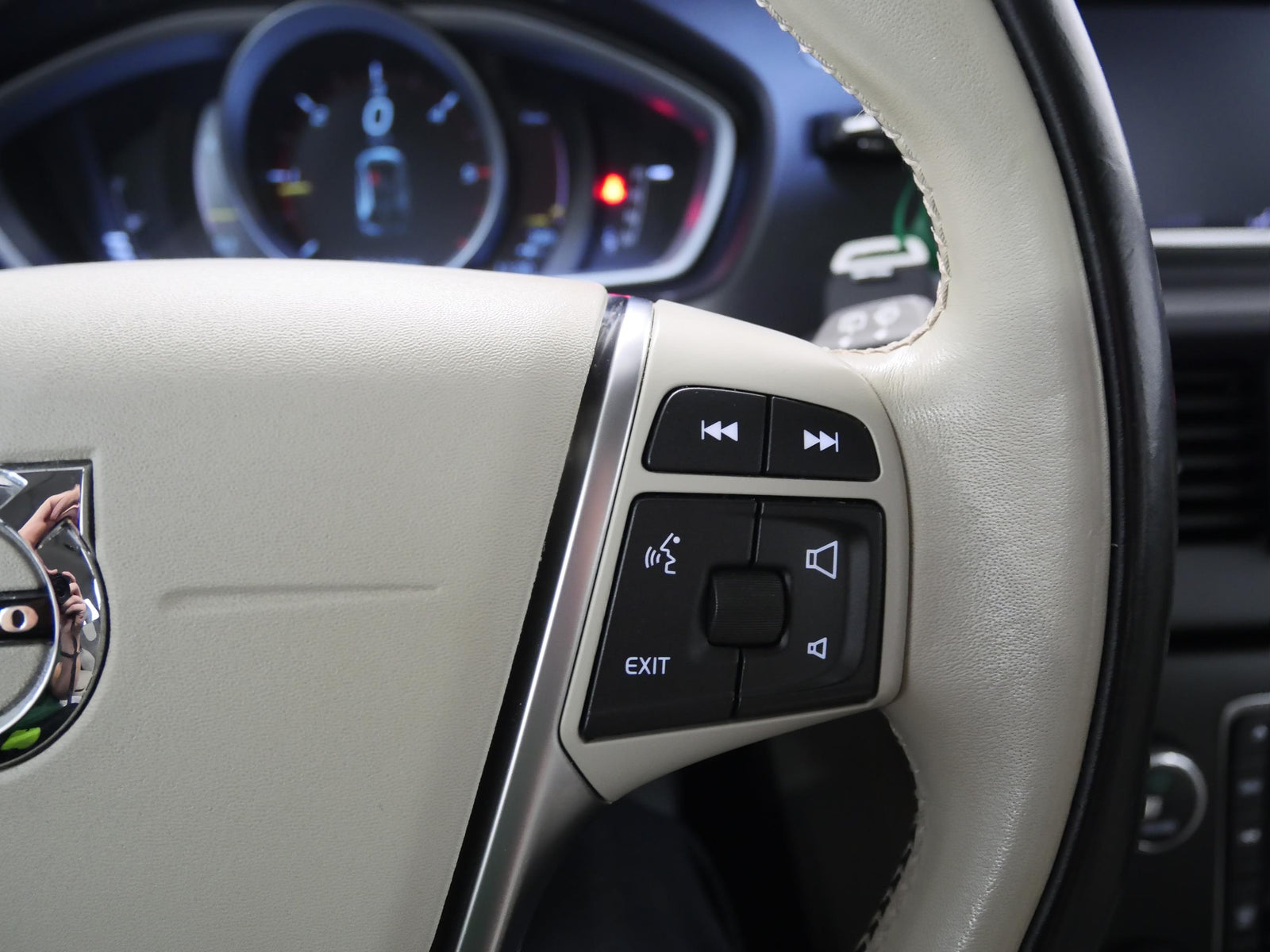 Volvo V40 D3 110 kW Momentum – foto 18