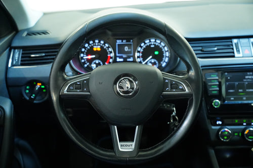 Škoda Octavia 2.0 TDI 135 kW SCOUT – foto 18