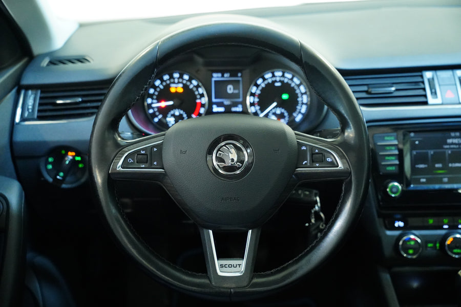 Škoda Octavia 2.0 TDI 135 kW SCOUT – foto 18