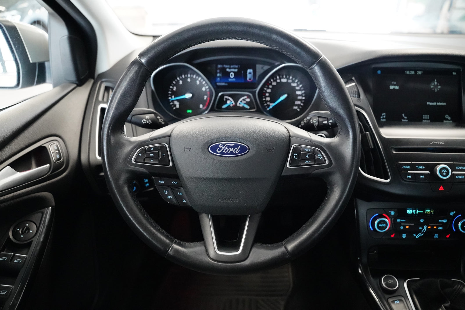 Ford Focus 1.0 Ecoboost 92kW – foto 18