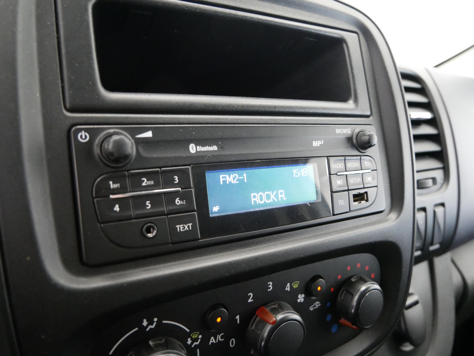 Opel Vivaro 1.6 CDTI 92kW – foto 18